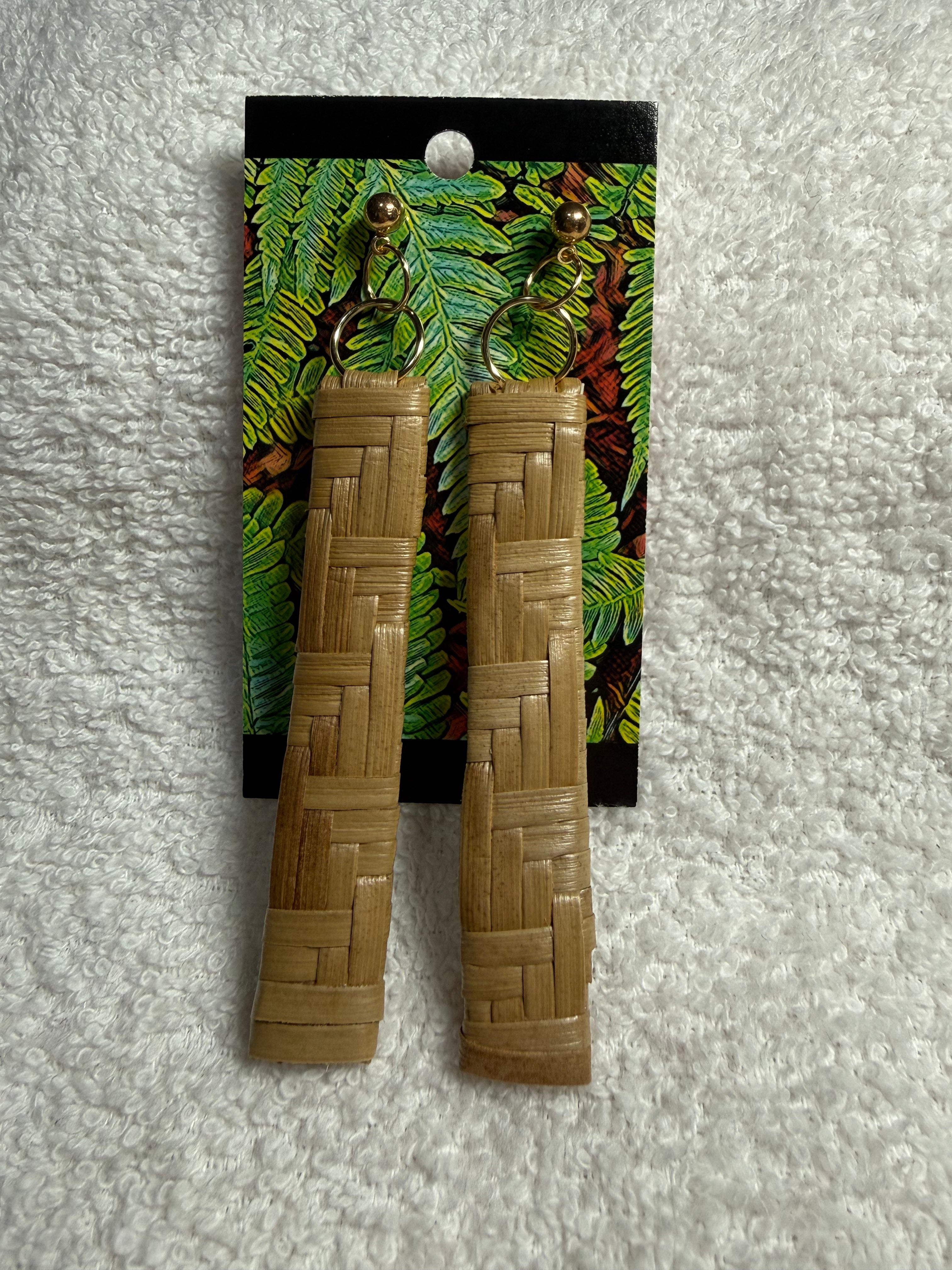HL 4: Tall raufara earrings