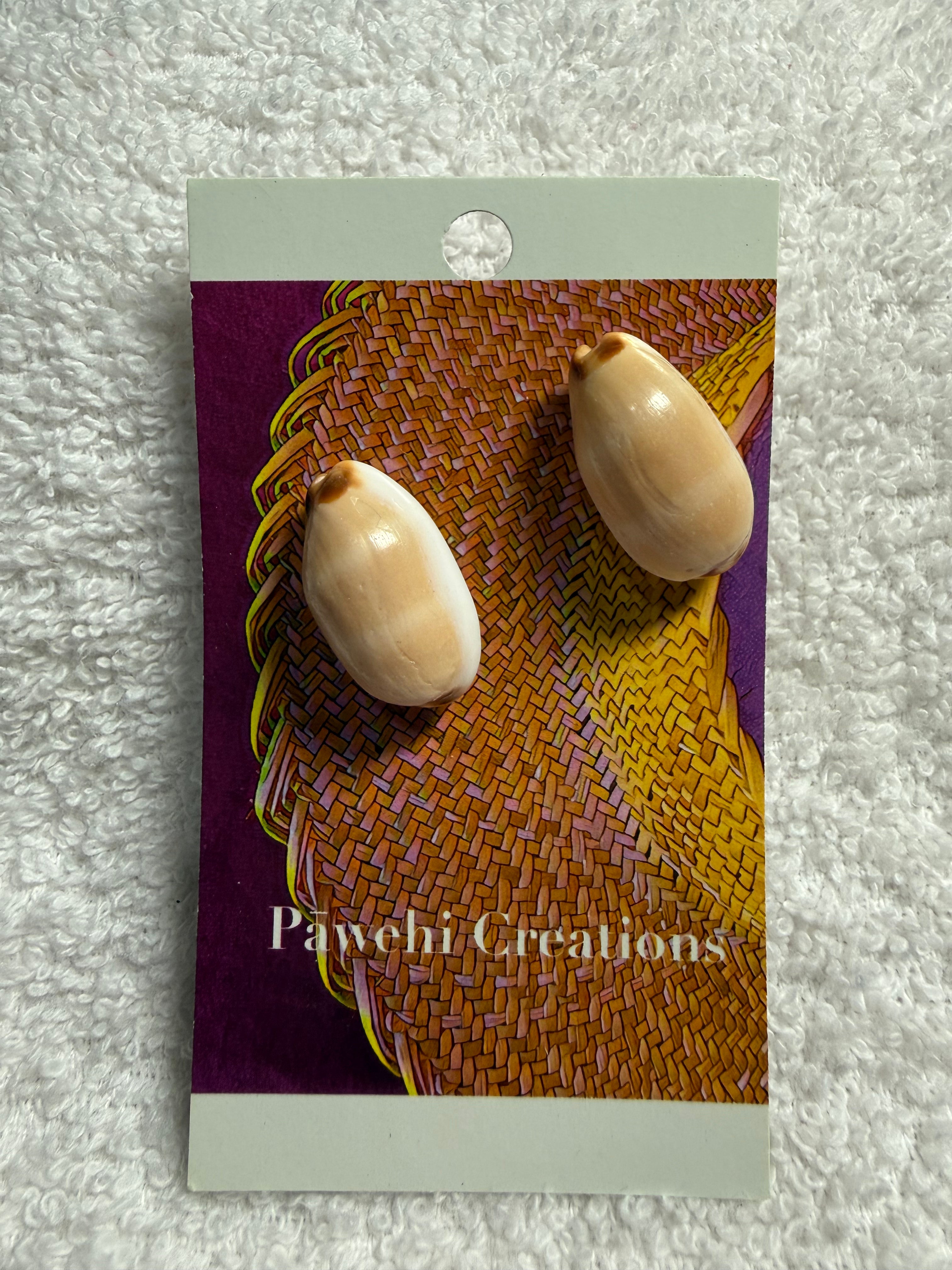 PP 011: Antique shell earrings