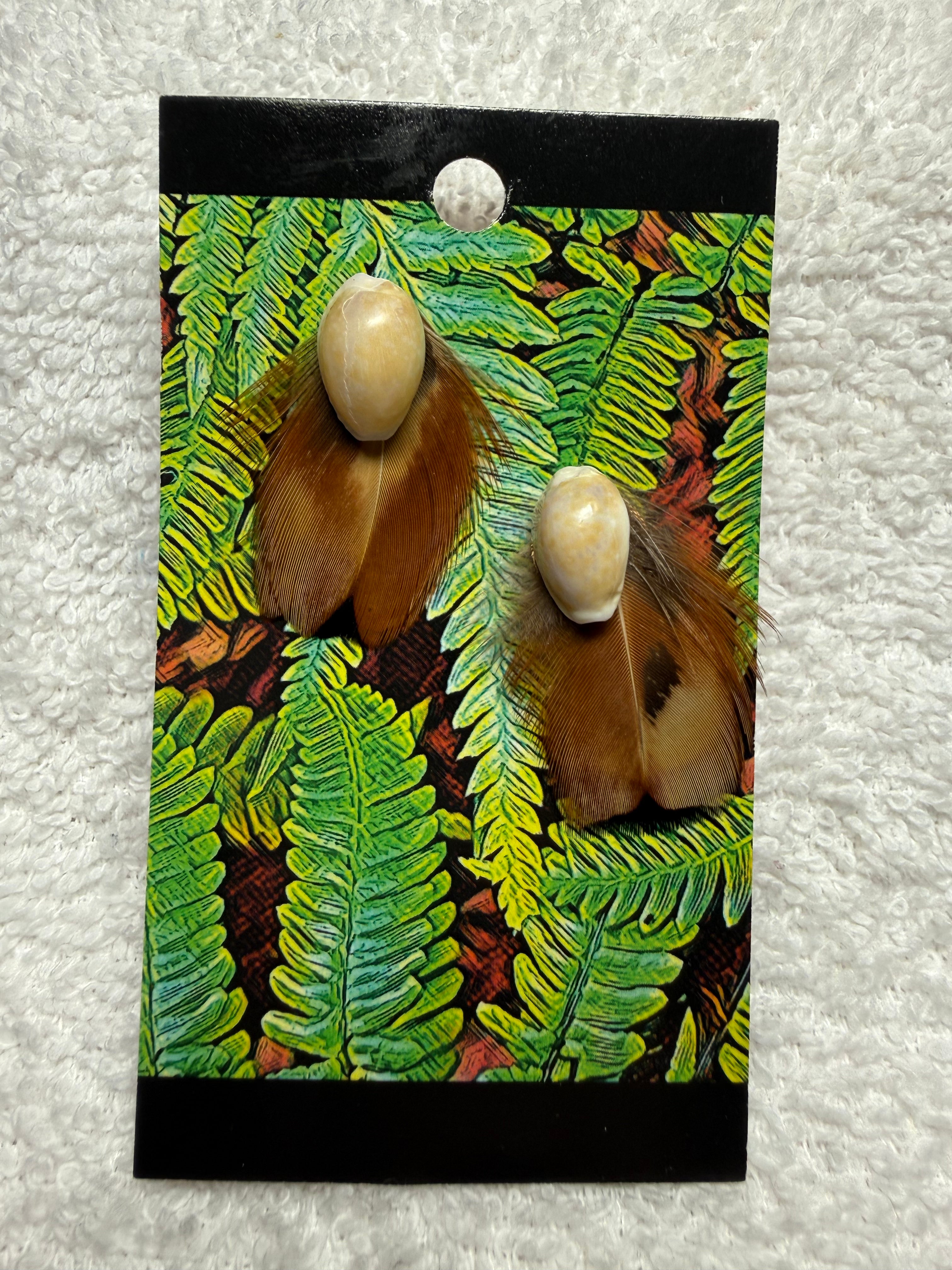 HC 11: Feather and antique shell earring studs