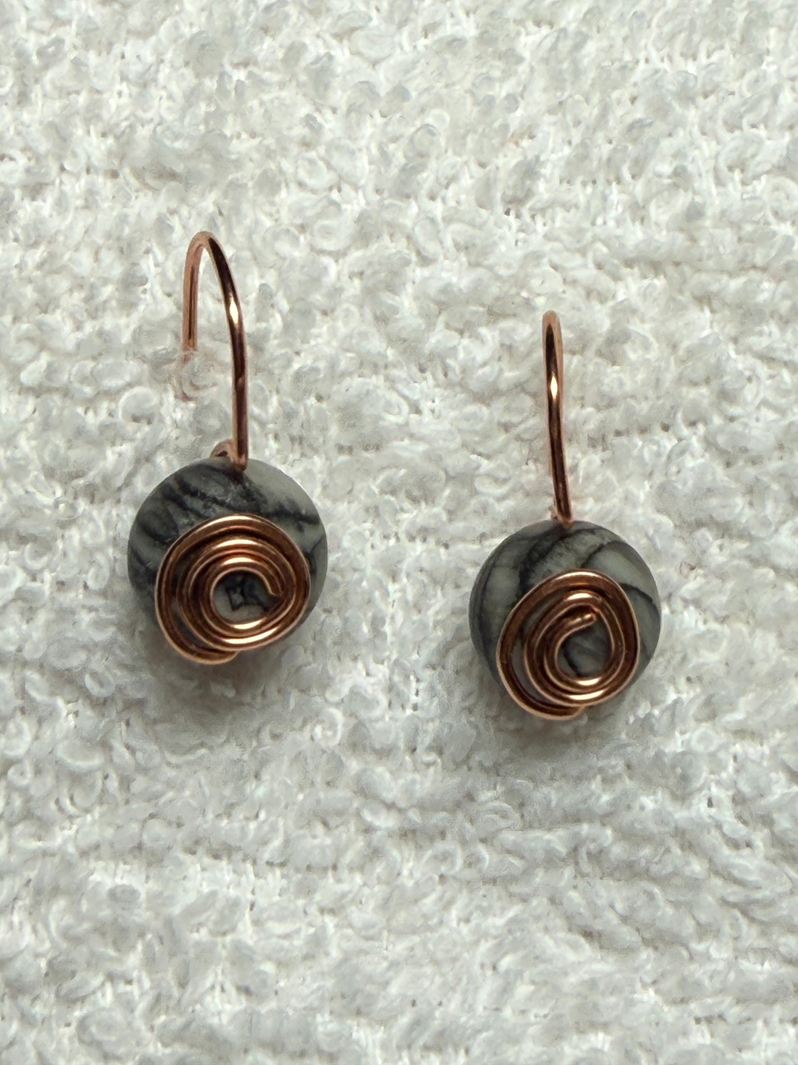 Piko 02: Gemstones wirework earrings