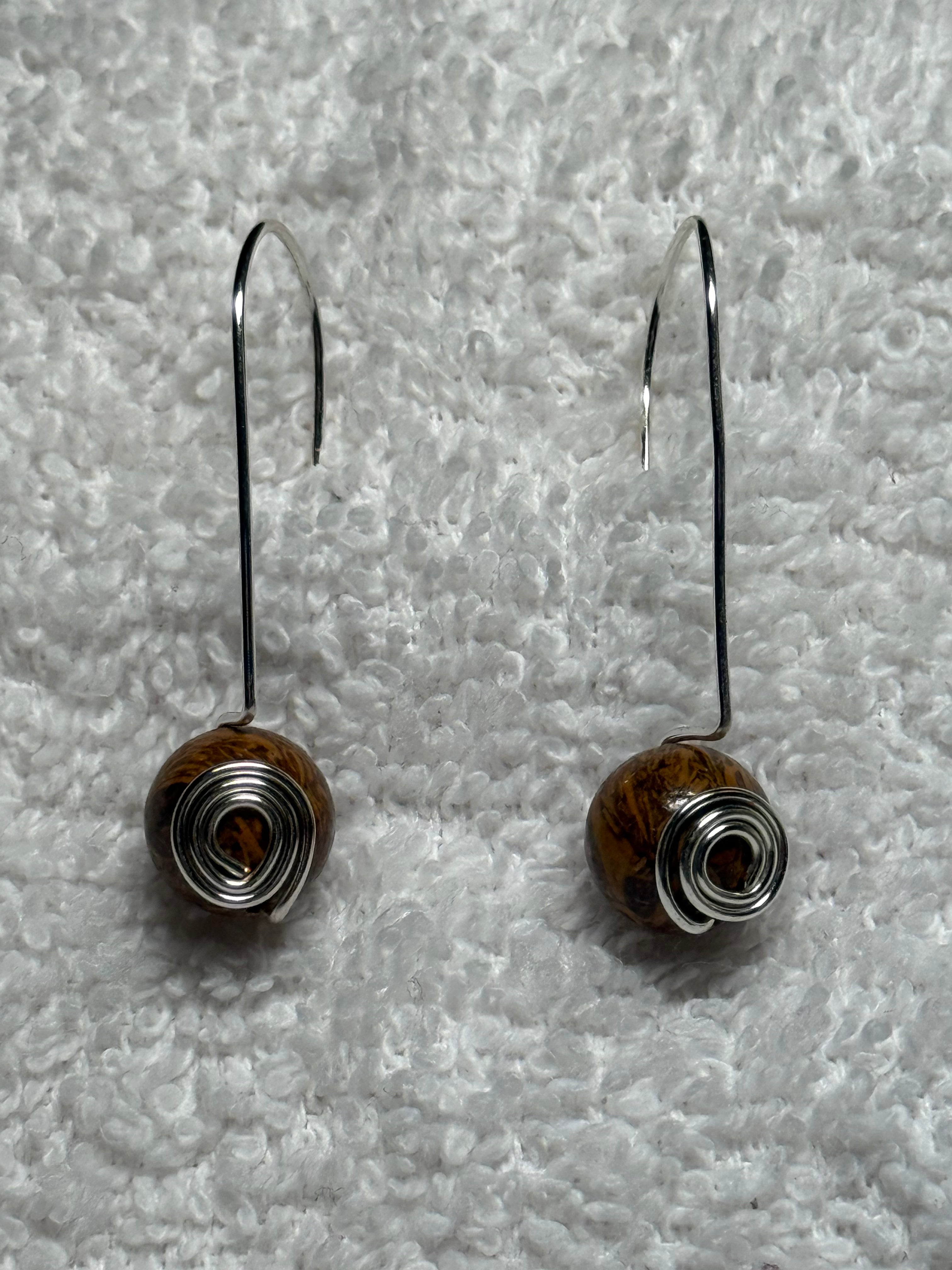 Piko 11: Gemstone wirework earrings