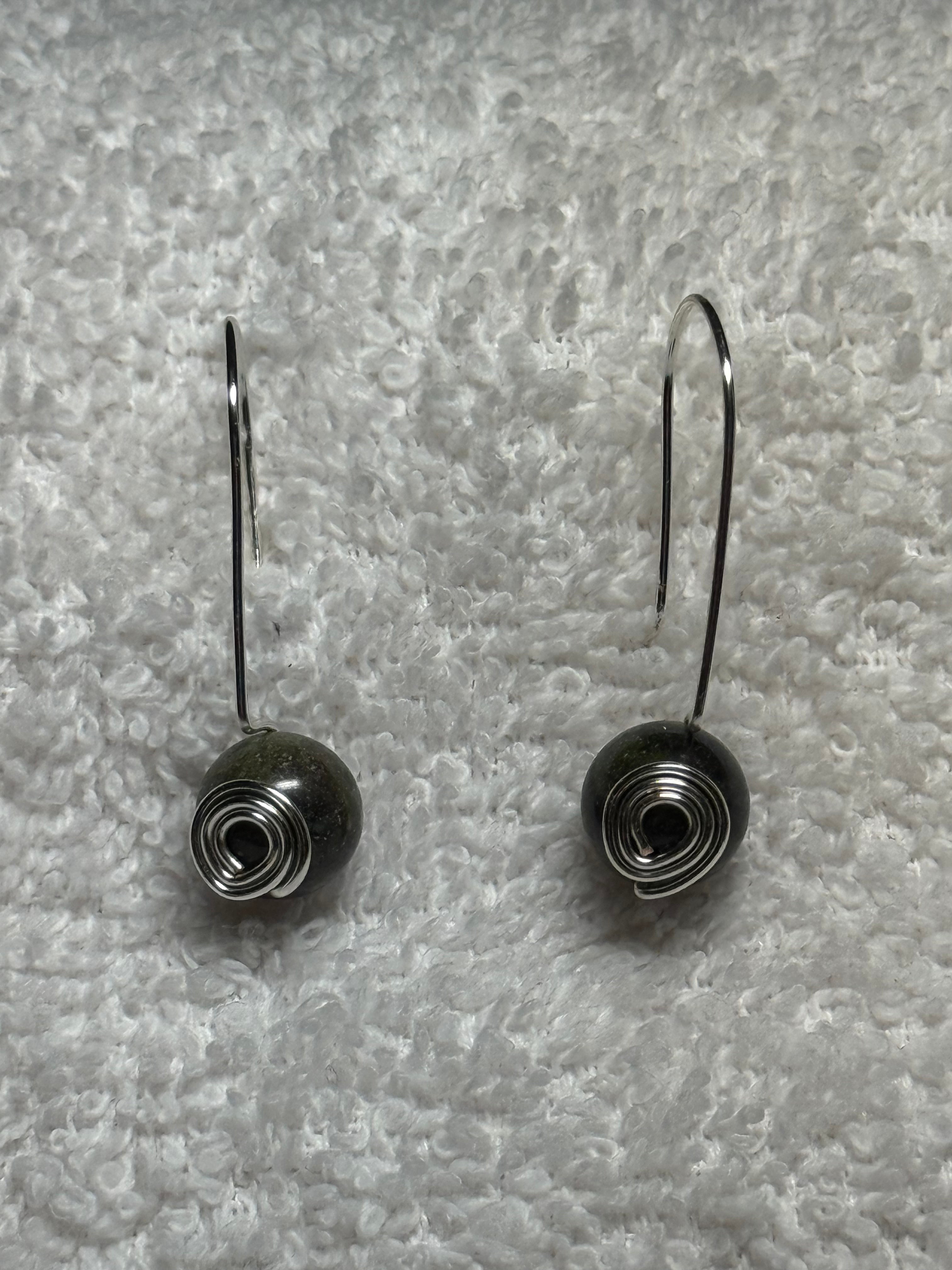 Piko 15: Gemstone wirework earrings