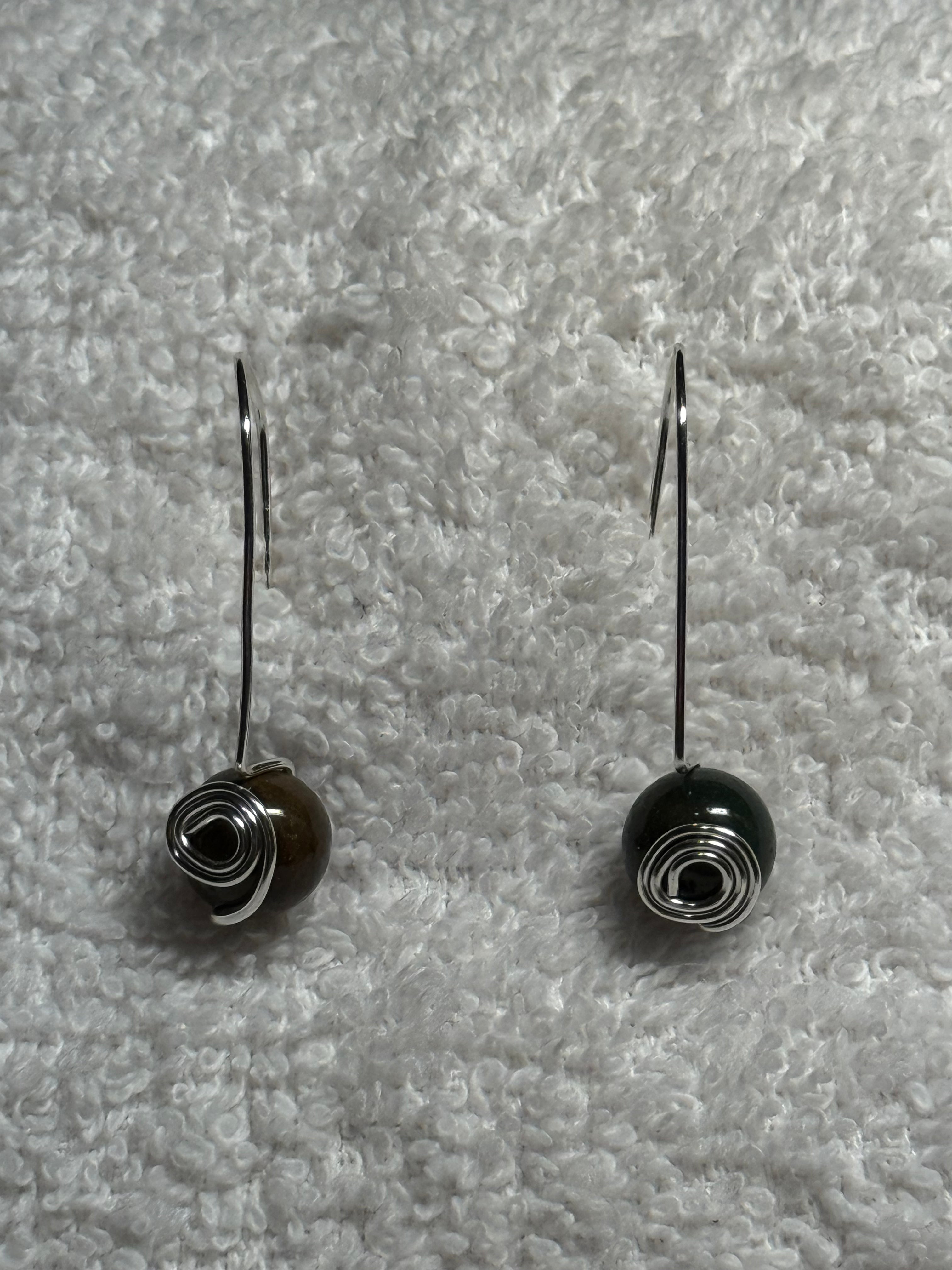 Piko 22: Gemstone wirework earrings