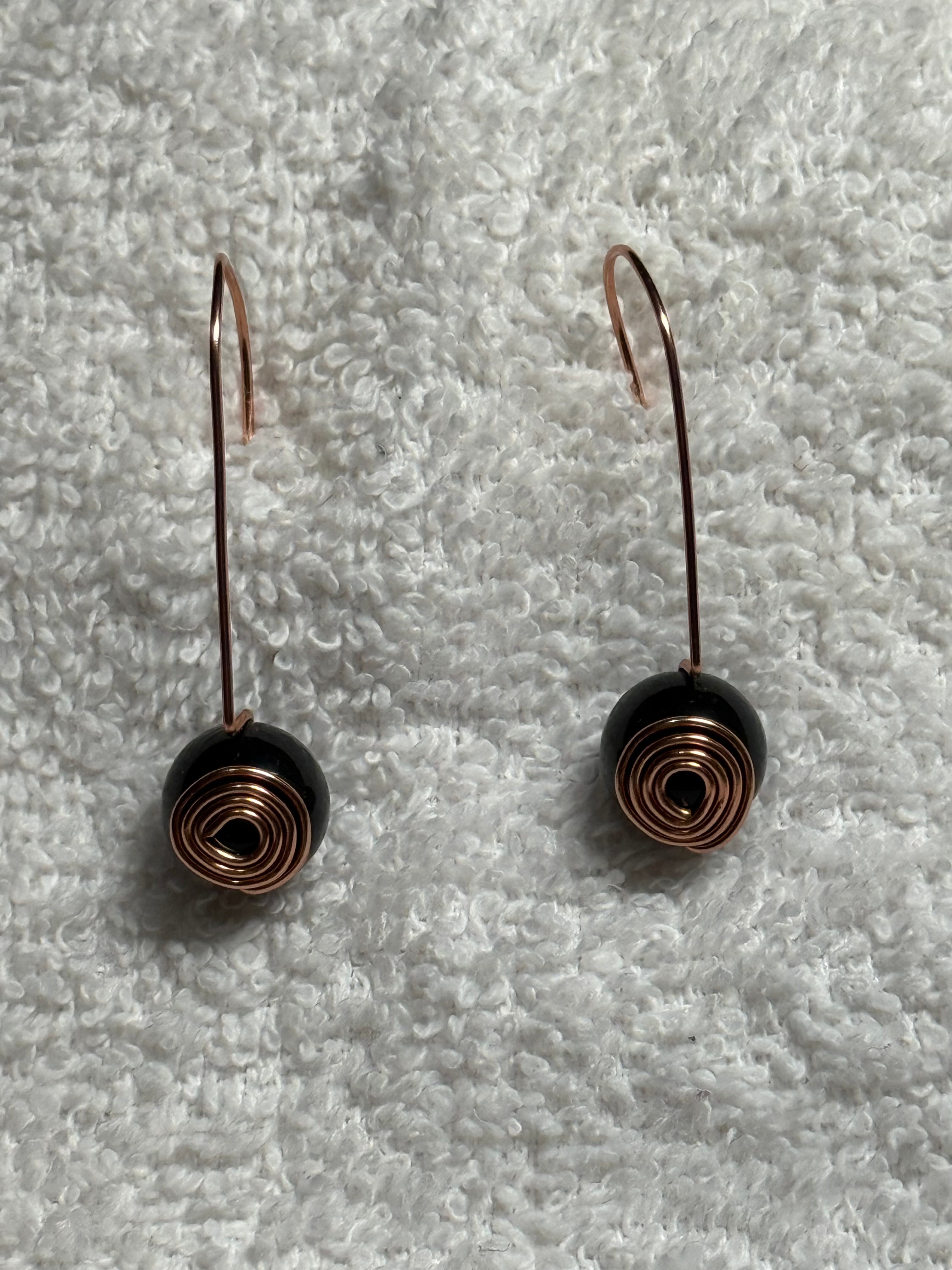 Piko 28: Gemstone wirework earrings