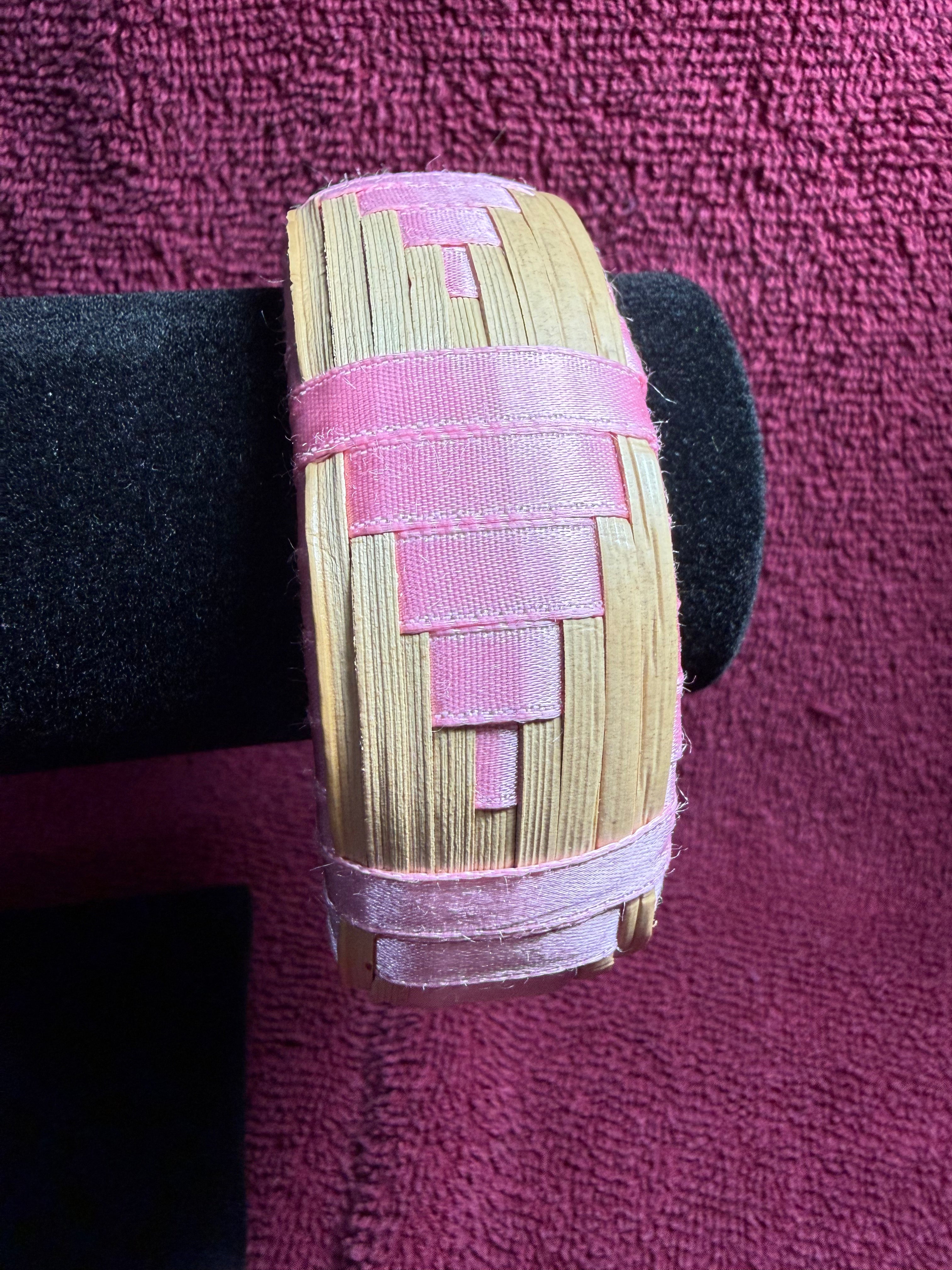 APO 47: Raufara and ribbon barrel bracelet