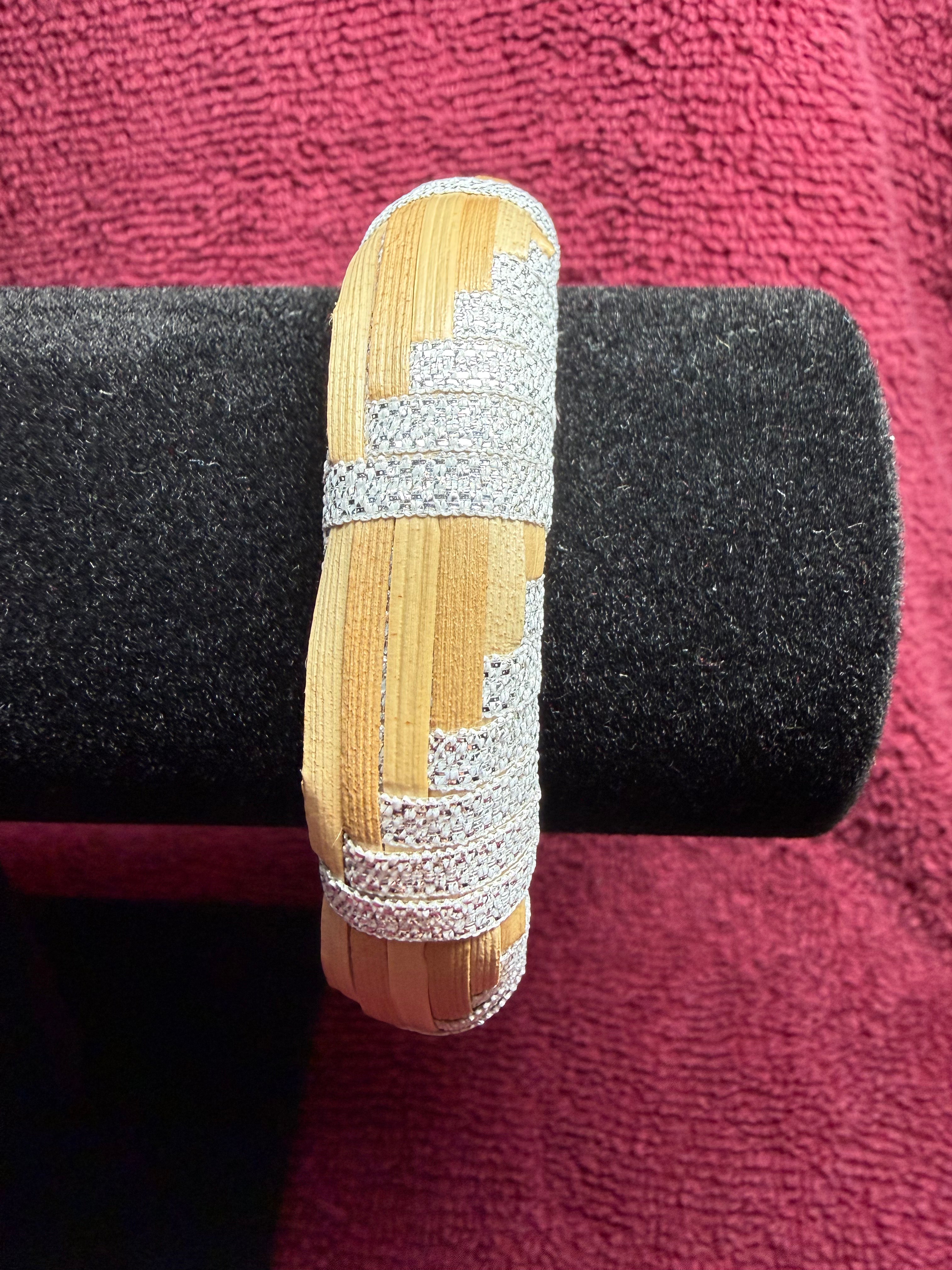 APO 31: Raufara and ribbon barrel bracelet