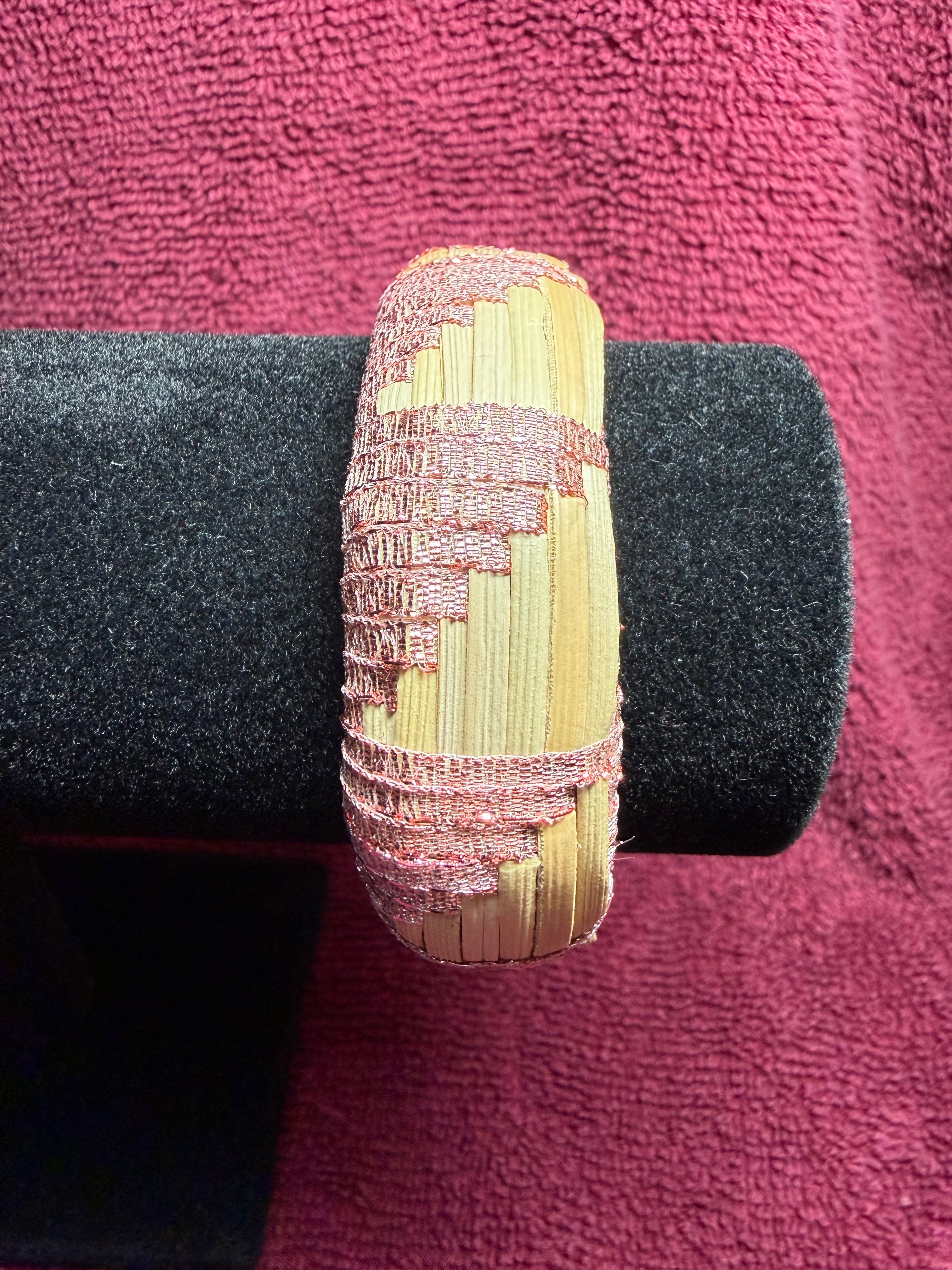 APO 38: Raufara and ribbon barrel bracelet