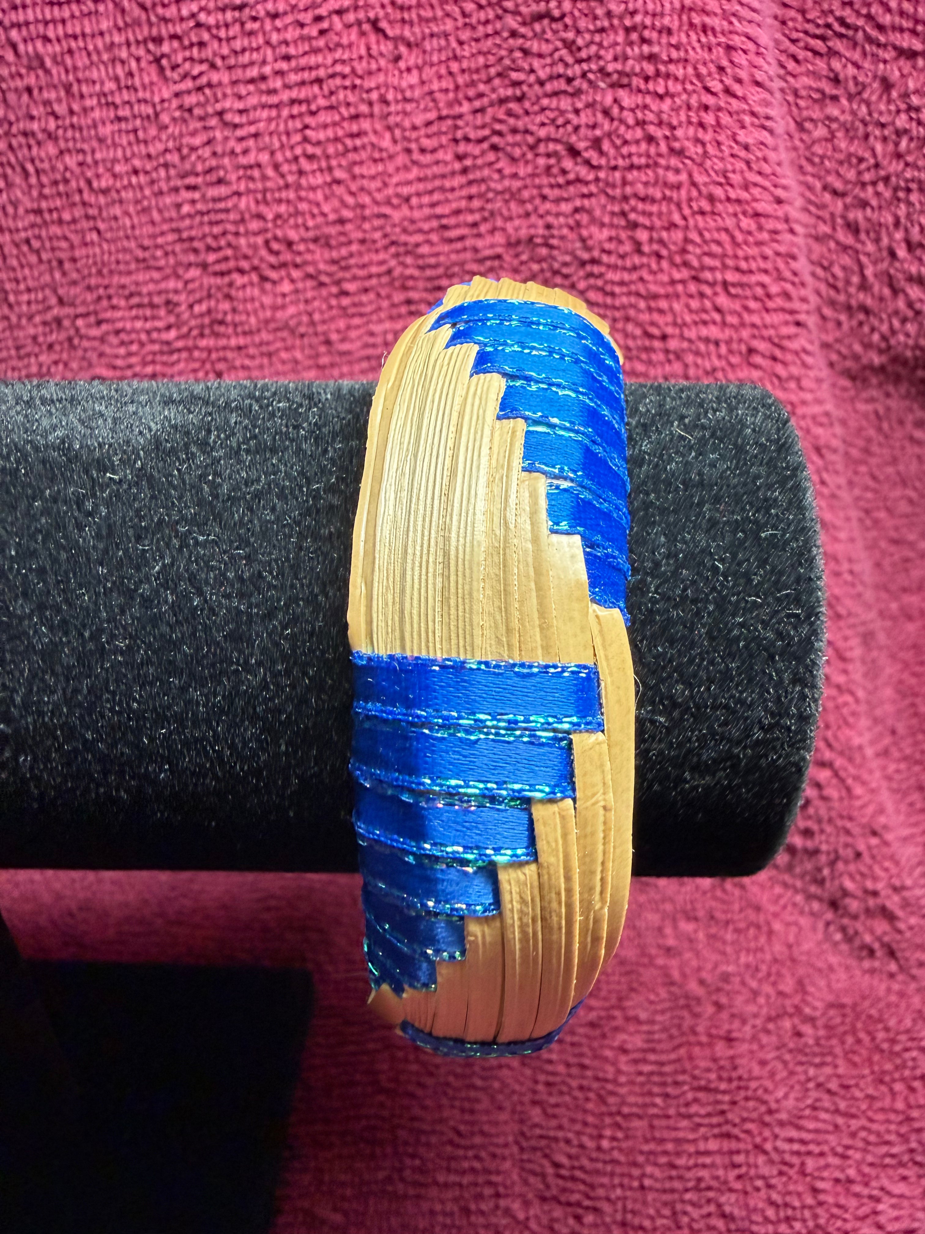 APO 66: Raufara and ribbon barrel bracelet