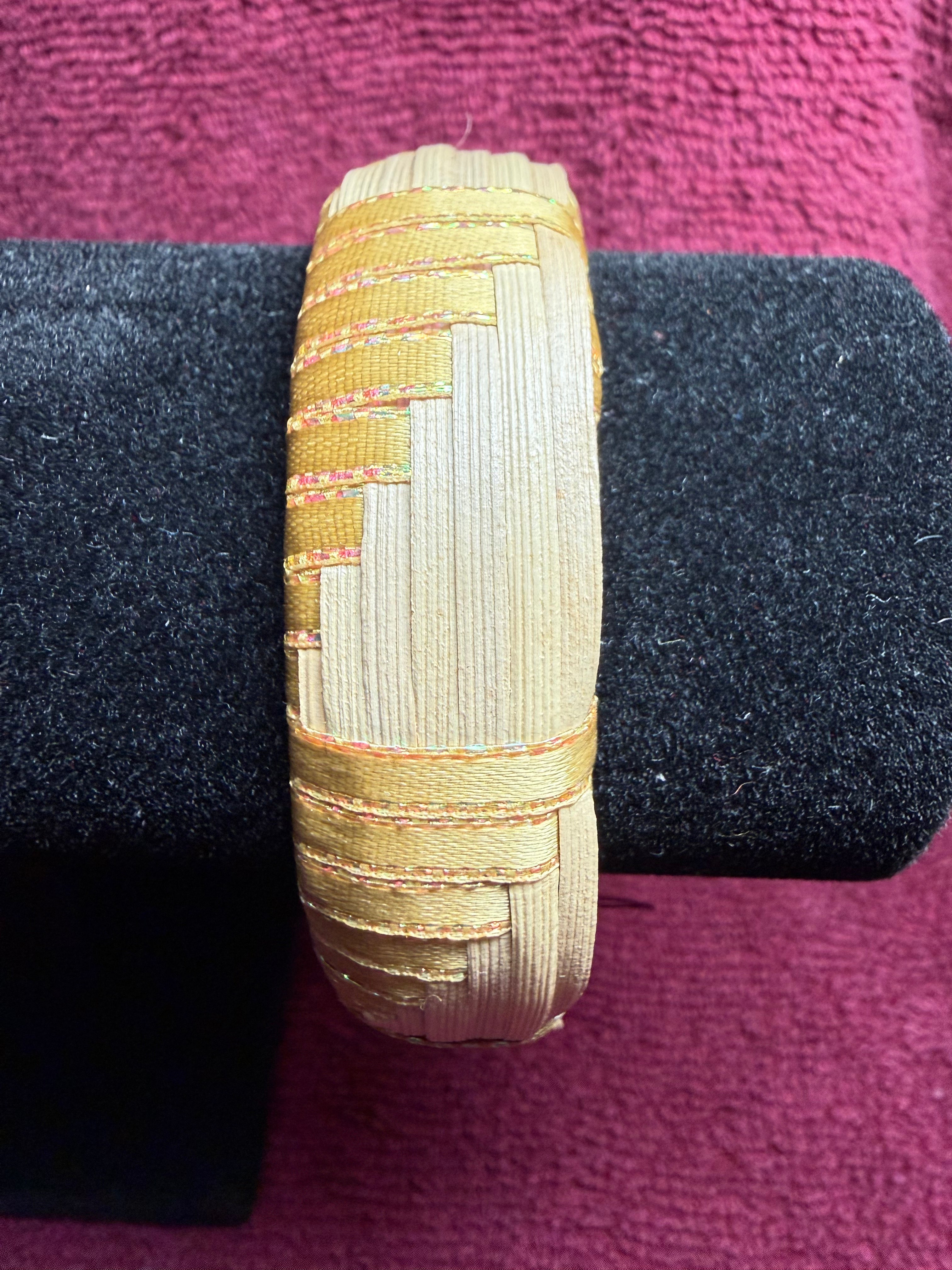 APO 75: Raufara and ribbon barrel bracelet