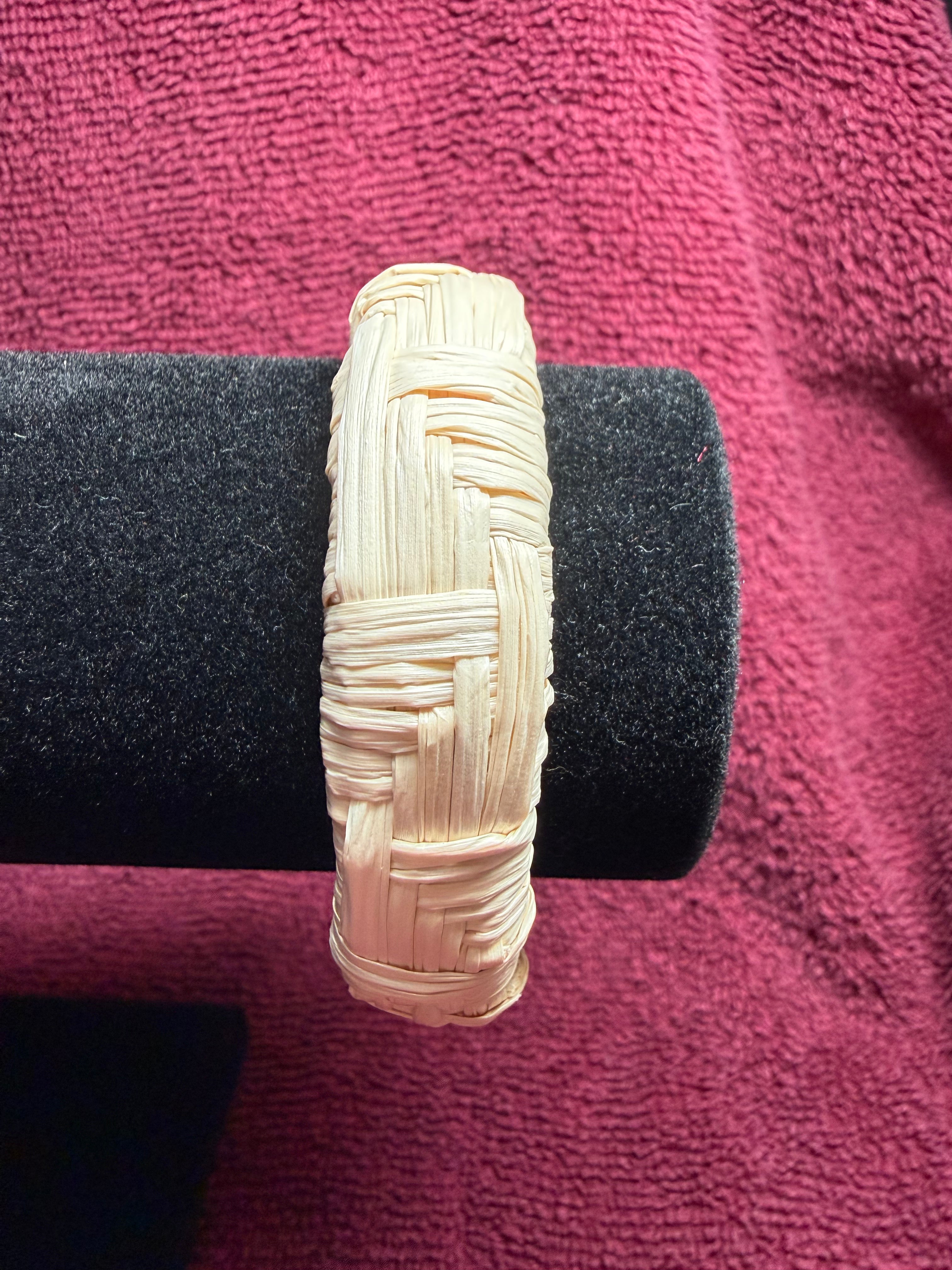APO 79: Rito barrel bracelet