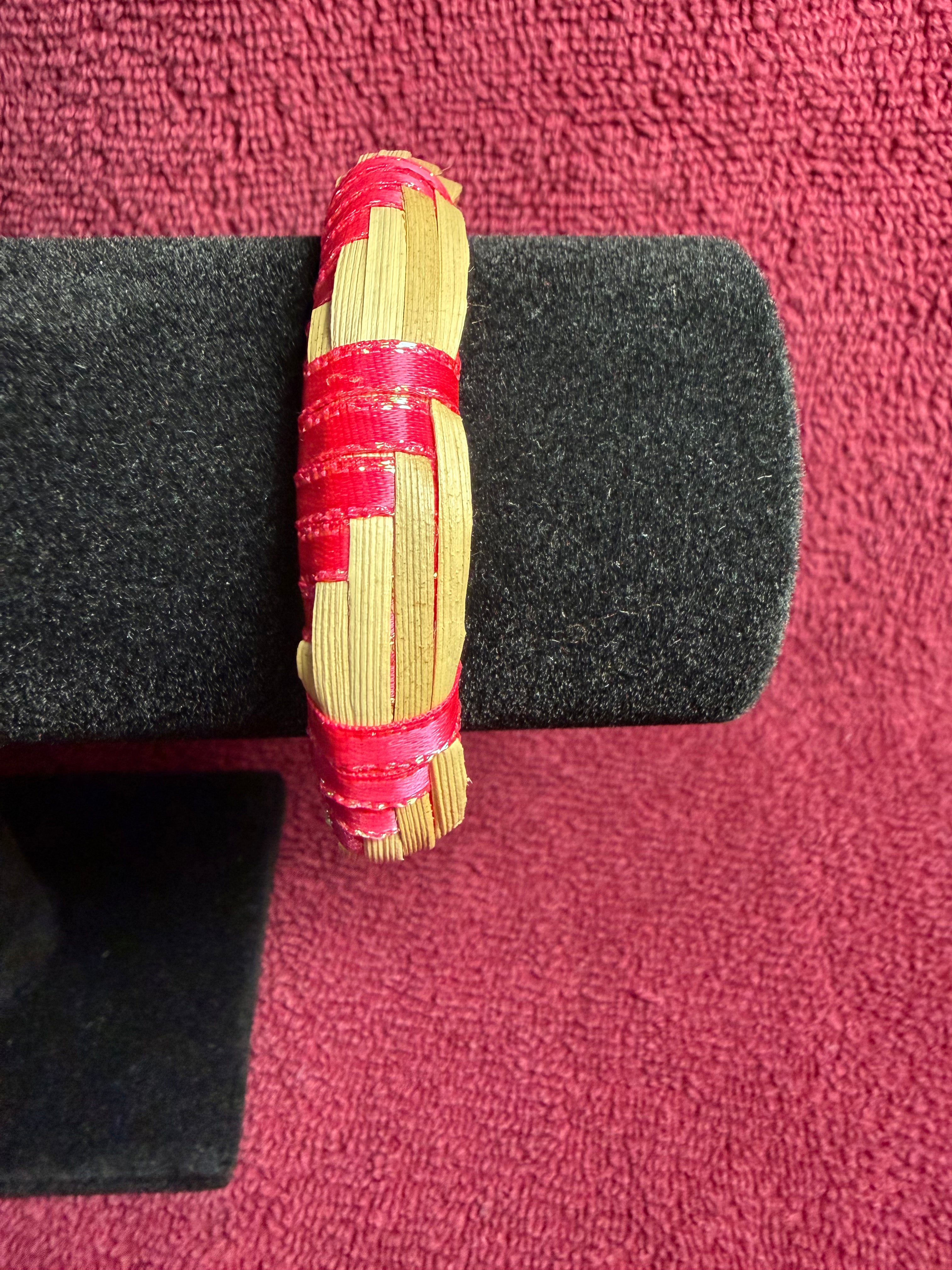 APO 032: Raufara and ribbon barrel bracelet