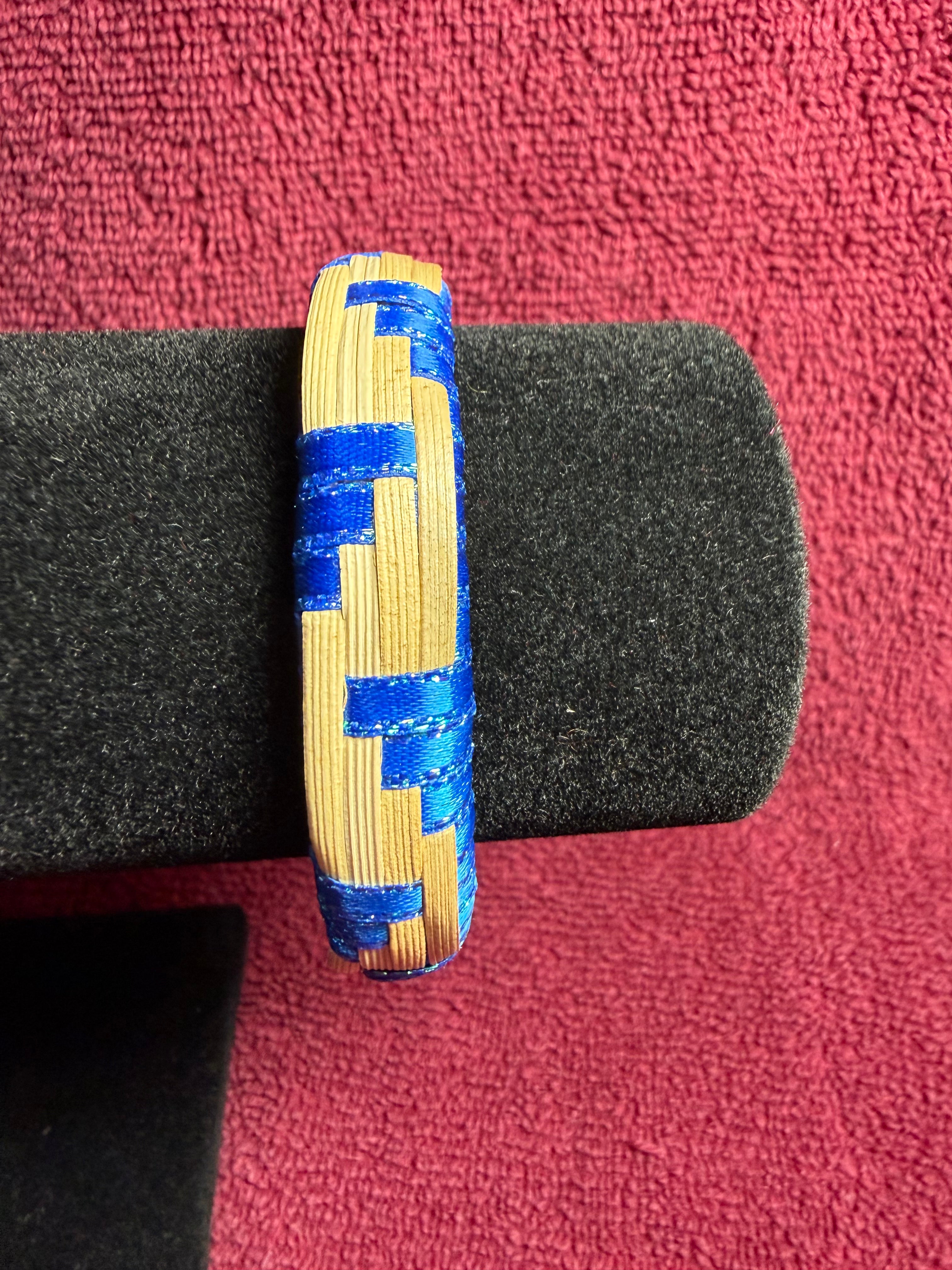 APO 035: Raufara and ribbon barrel bracelet