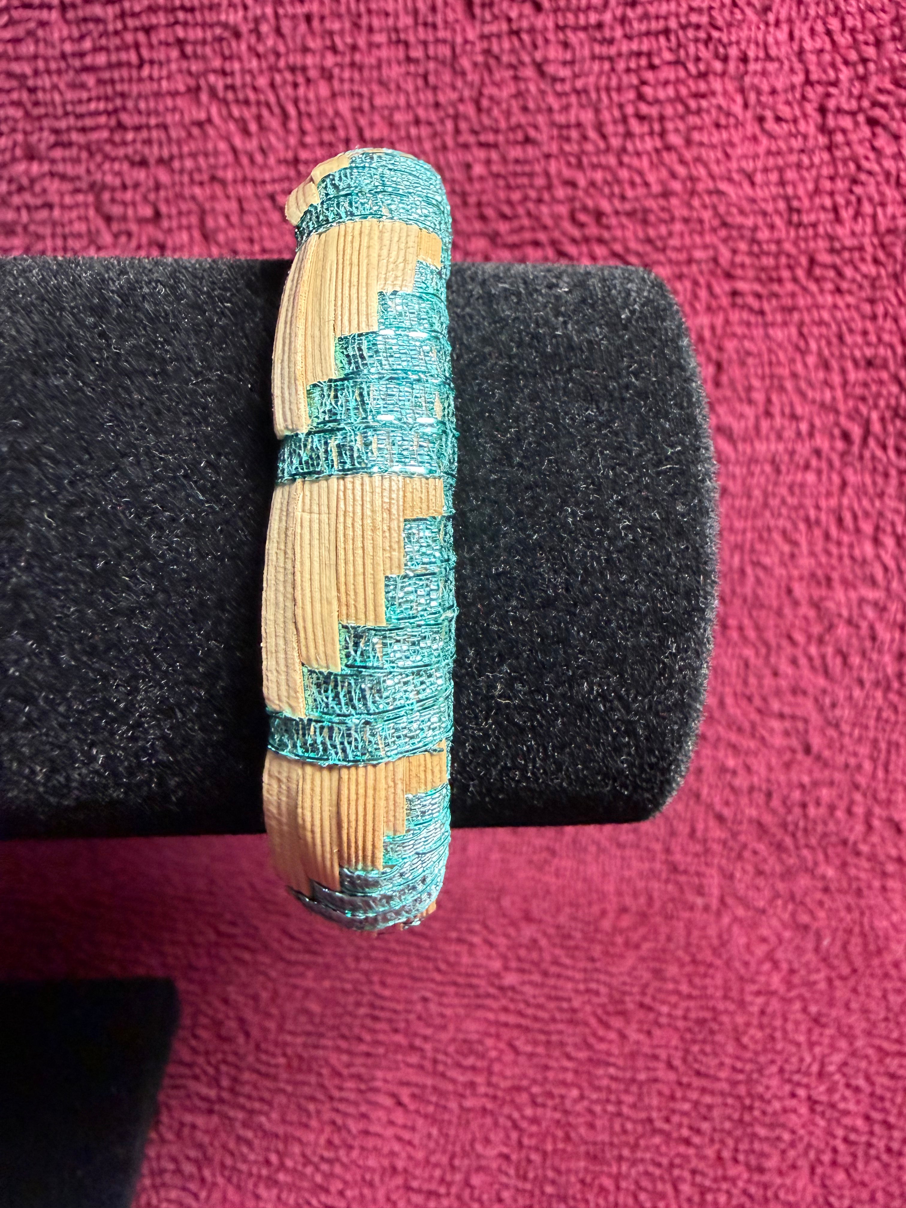 APO 0059: Raufara and ribbon barrel bracelet