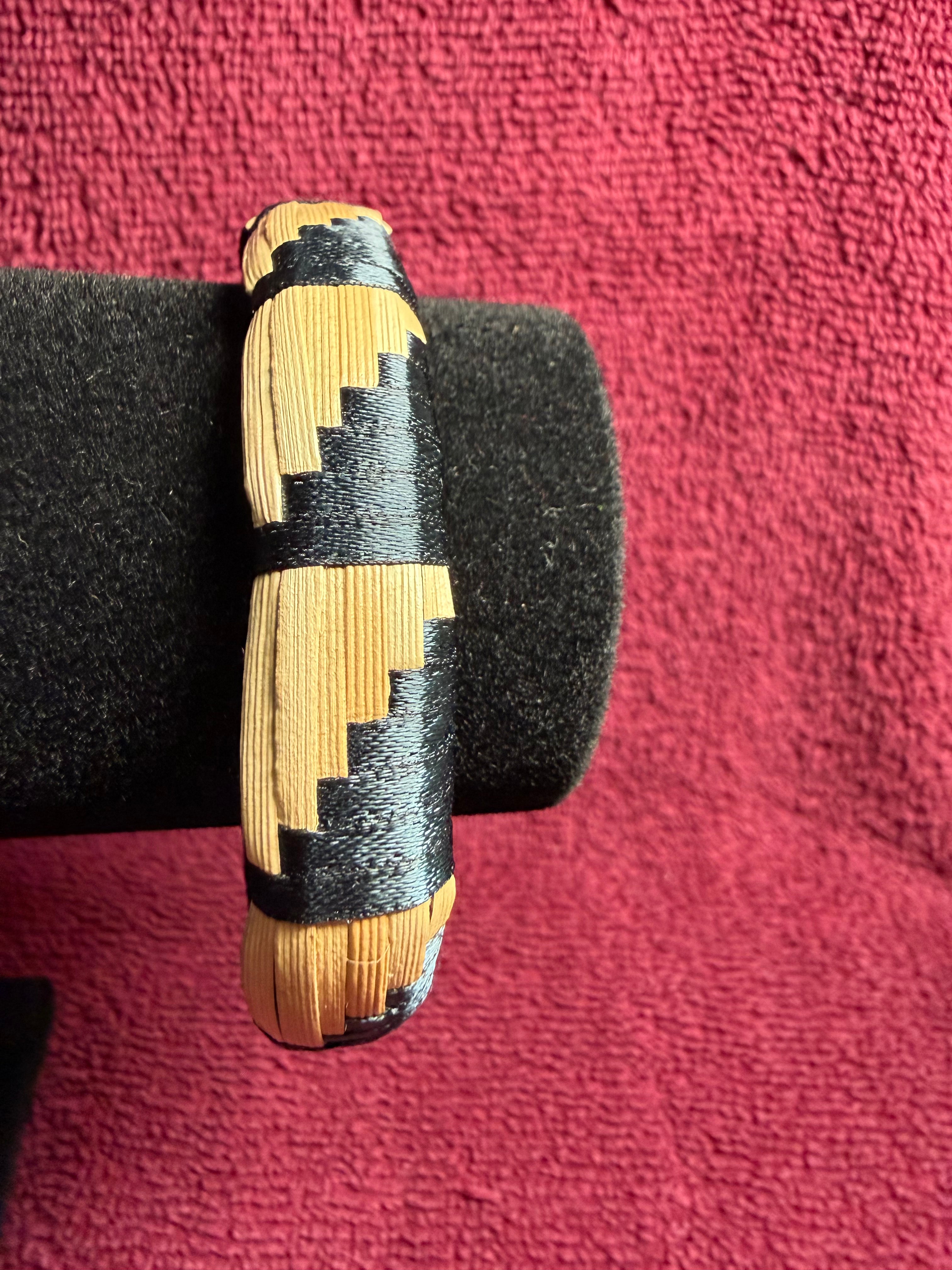 APO 0078: Raufara and ribbon barrel bracelet