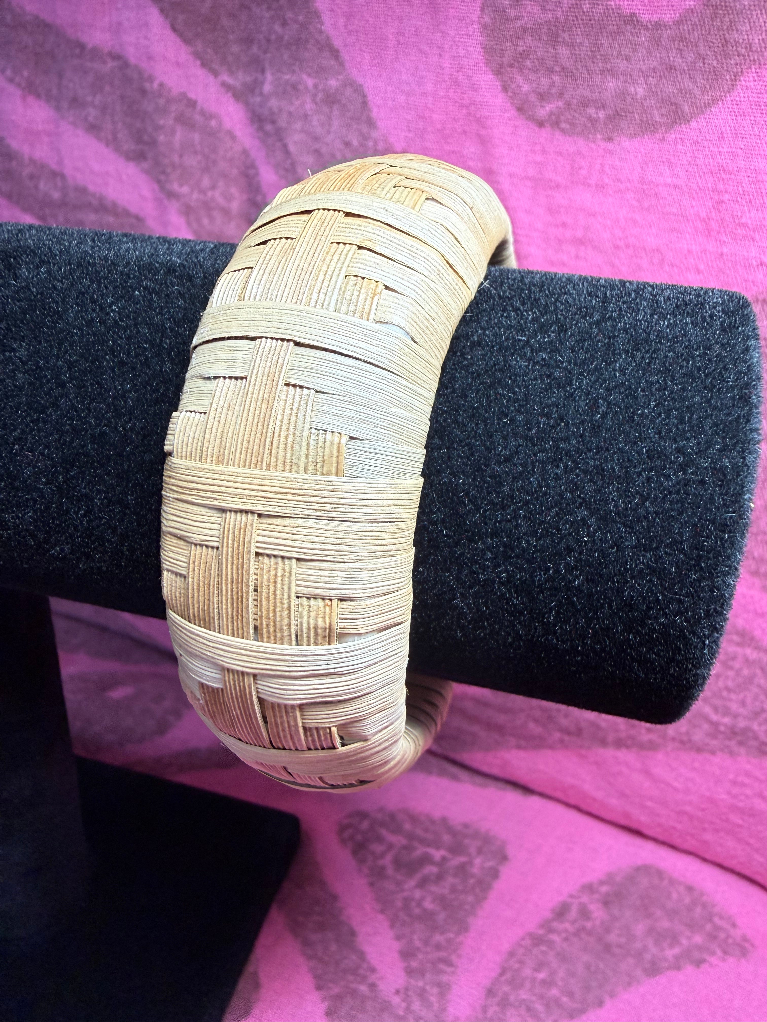 APO 082: Raufara bracelet