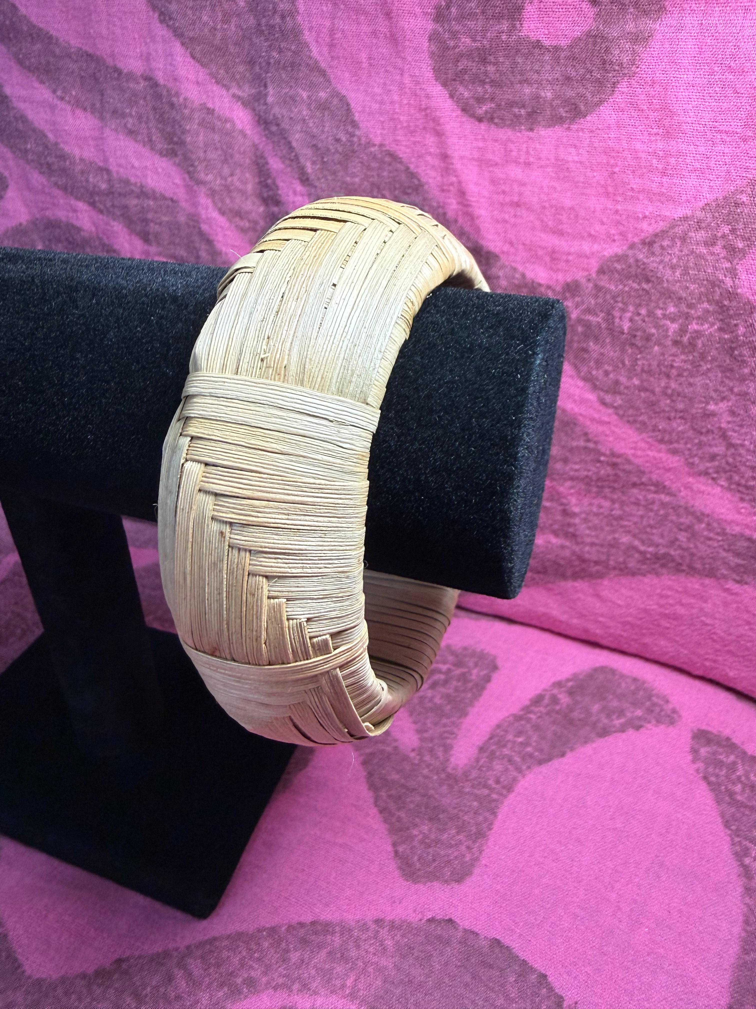 APO 094: Raufara bracelet